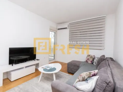 Izdavanje, jednosoban stan, 47m², City Kvart, Podgorica - image 2