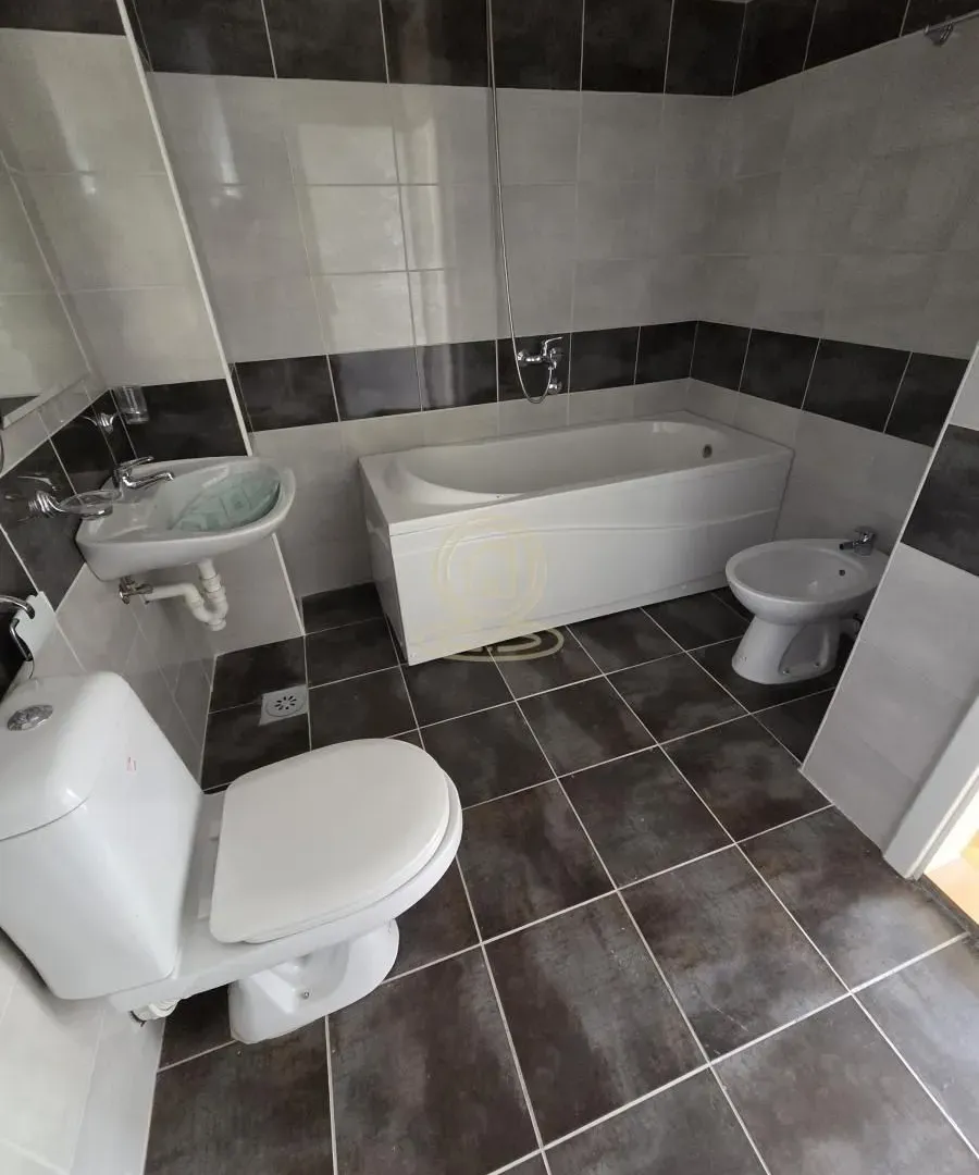 Prodaja, trosoban stan, 80m², Medijana, Niš