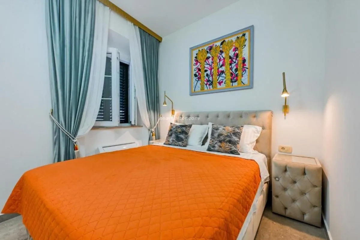 Prodaja, trosoban stan, 90m², Grad, Kotor