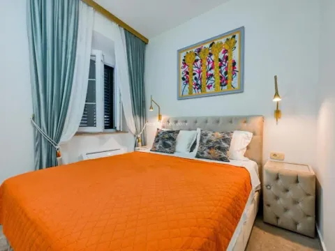 Prodaja, trosoban stan, 90m², Grad, Kotor - image 32