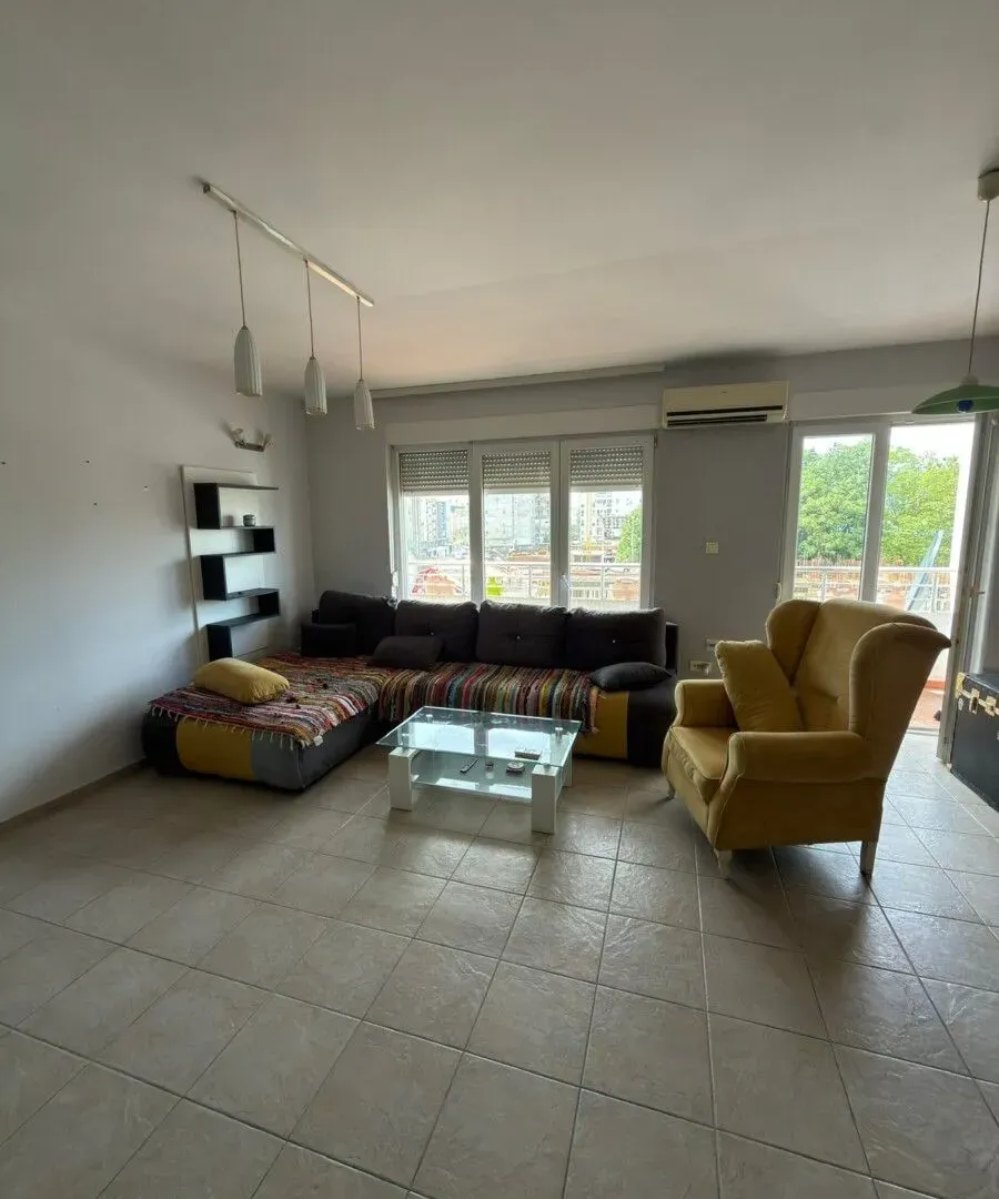 Prodaja, dvosoban stan, 72m², Ljubović, Podgorica