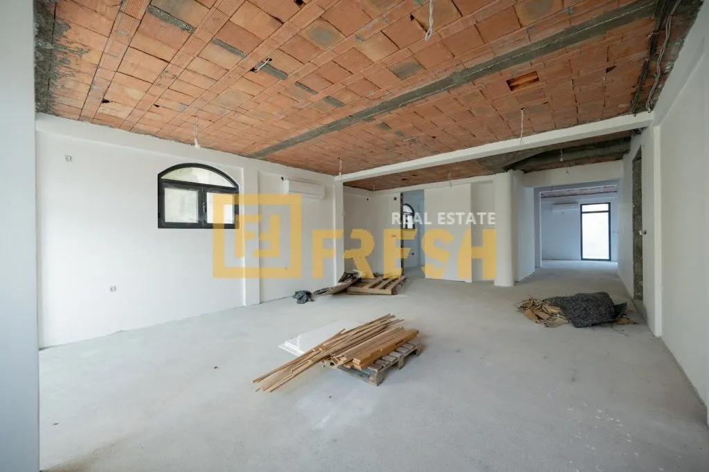 Rent, office space, 110m², Momišići, Podgorica
