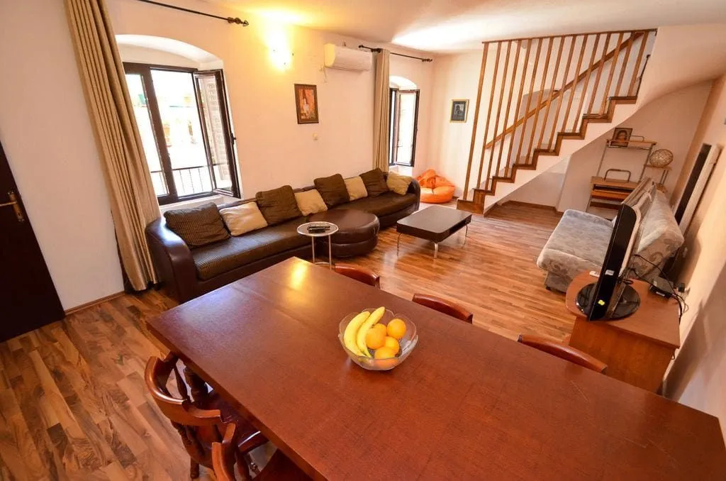 Sale, house, 240m², Kotor, Crna Gora