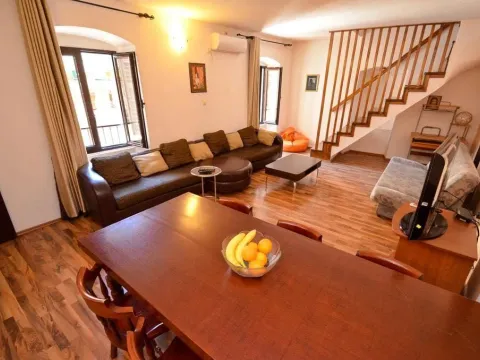 Sale, house, 240m², Kotor, Crna Gora - image 15