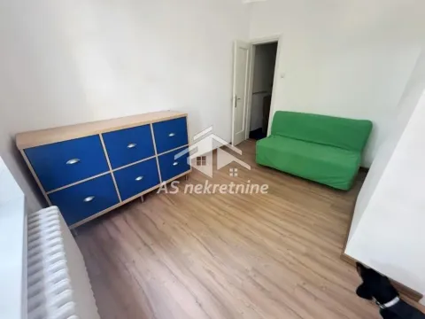 Izdavanje, trosoban stan, 65m², Stari Grad, Beograd - image 8