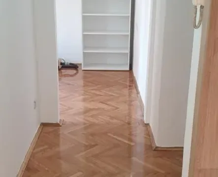 Izdavanje, jednosoban stan, 50m², Bulevar Oslobodjenja, Novi Sad Sve Podlokacije - image 4