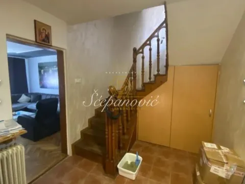 Prodaja, kuća, 209m², Futog, Novi Sad Sve Podlokacije - image 9