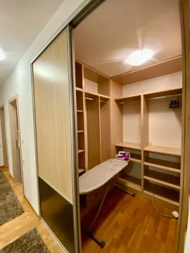 Rent, three bedroom apartment, 120m², City Kvart, Podgorica - image 10