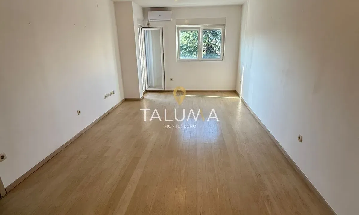 Izdavanje, dvosoban stan, 68m², City Kvart, Podgorica