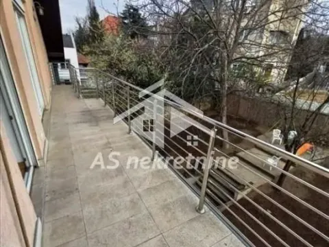 Izdavanje, četvorosoban stan, 120m², Senjak, Beograd - image 18