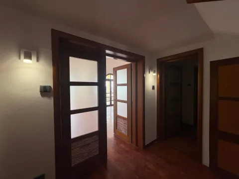 Izdavanje, kuća, 270m², Gorica C, Podgorica - image 5