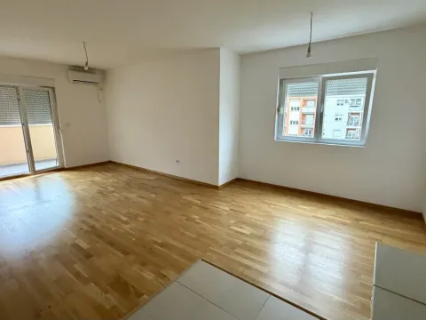 Prodaja, dvosoban stan, 73m², Tuški Put, Podgorica - image 1