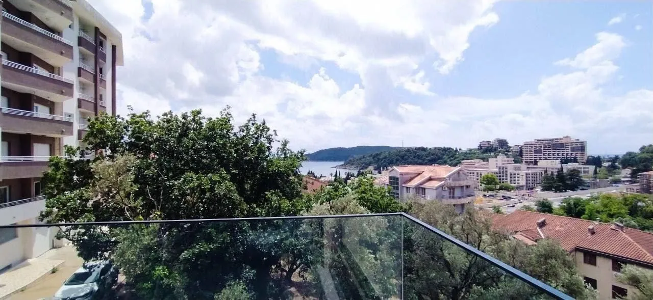 Rent, one bedroom apartment, 37m², Bečići, Budva