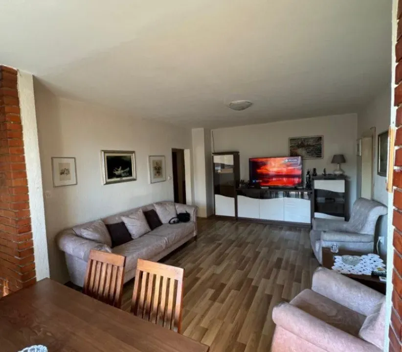 Sale, three bedroom apartment, 85m², Vidikovački venac, Rakovica