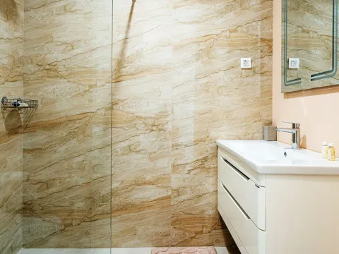 Sale, two bedroom apartment, 65m², Bečići, Budva - image 8