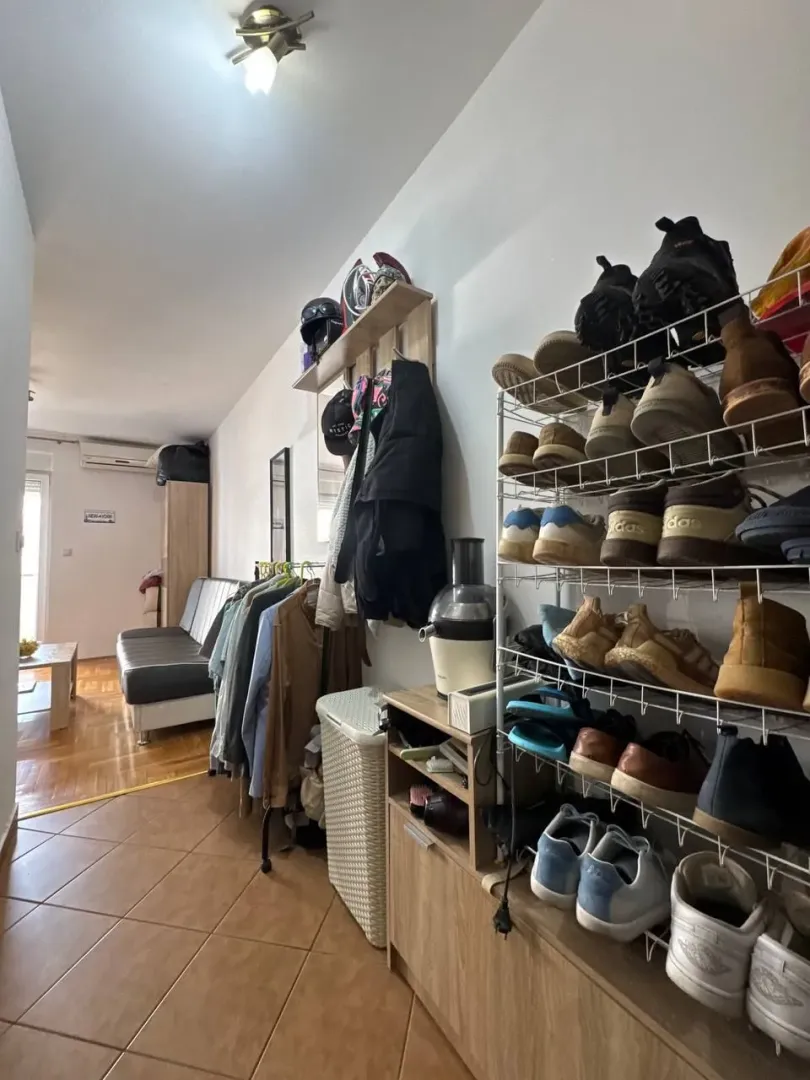 Izdavanje, garsonjera, 25m², Mainski Put, Budva