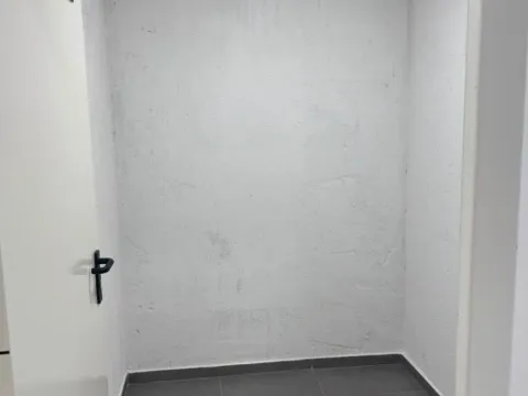 Izdavanje, dvosoban stan, 66m², Stari Aerodrom, Podgorica - image 7