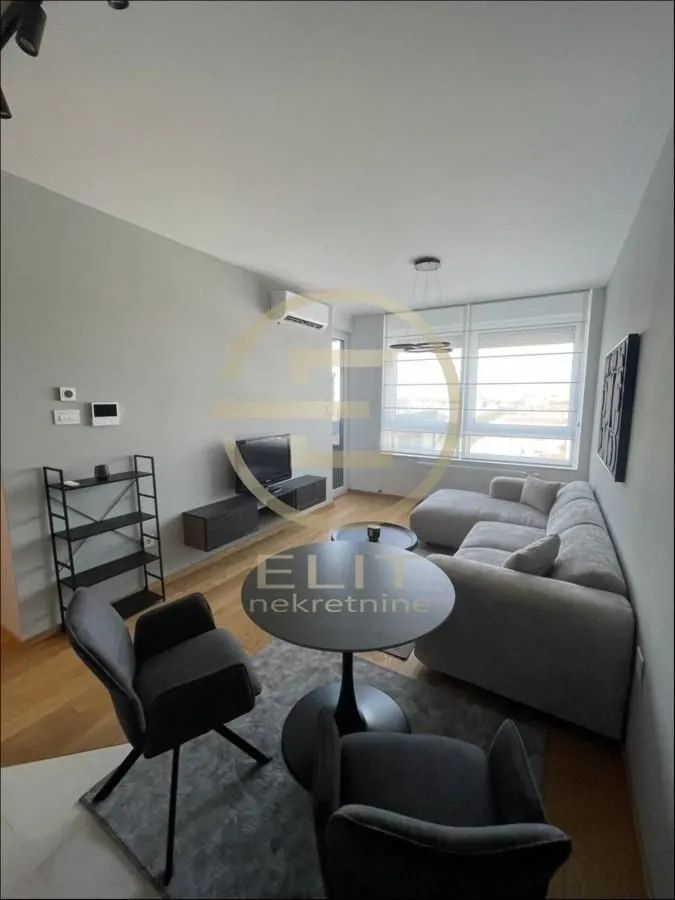 Izdavanje, stan, 40m², Novi Sad Sve Podlokacije, Novi Sad