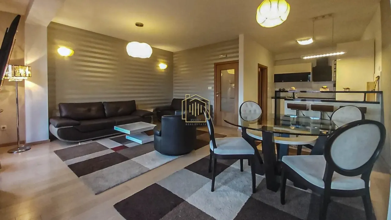 Izdavanje, dvosoban stan, 90m², Centar, Podgorica