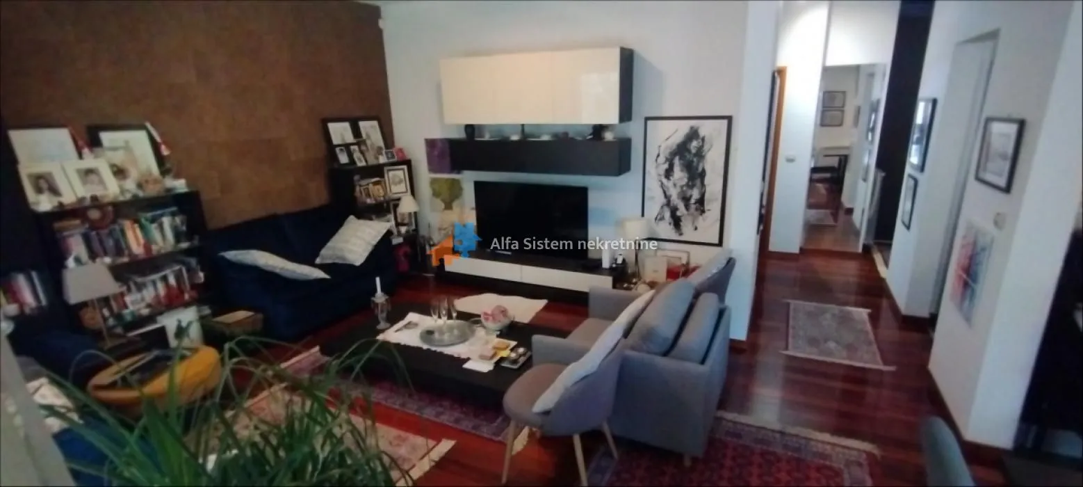 Izdavanje, trosoban stan, 95m², Savski Venac, Beograd