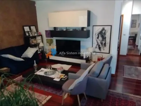 Izdavanje, trosoban stan, 95m², Savski Venac, Beograd - image 21