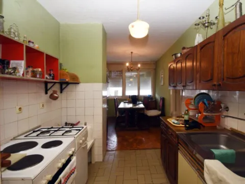 Prodaja, četvorosoban stan, 120m², Oktobarske Revolucije, Podgorica - image 10