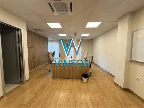 Izdavanje, poslovni prostor, 622m², Liman 3, Novi Sad Sve Podlokacije - image 13