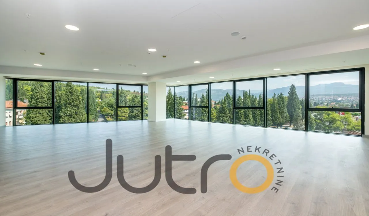 Prodaja, poslovni prostor, 2542m², Podgorica, Crna Gora