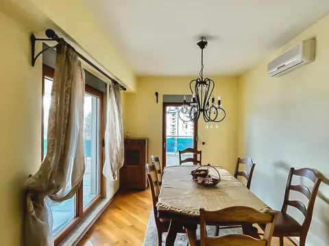 Izdavanje, dvosoban stan, 120m², Centar, Podgorica - image 2