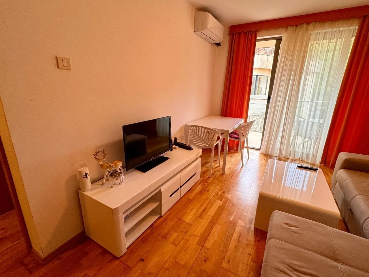 Izdavanje, jednosoban stan, 47m², Pržno, Budva