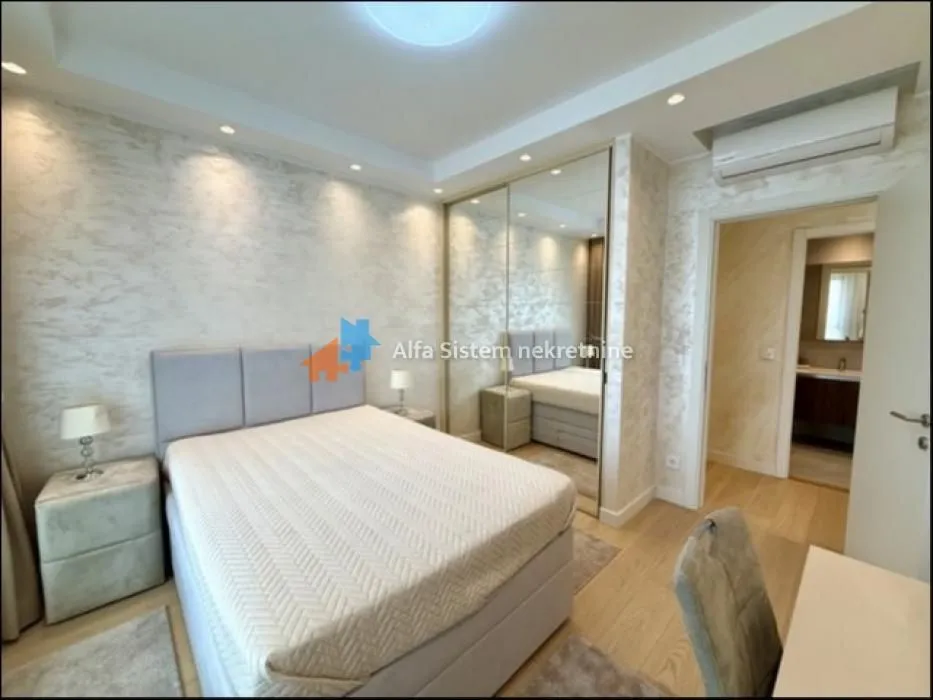 Rent, four bedroom apartment, 122m², Savski Venac, Beograd