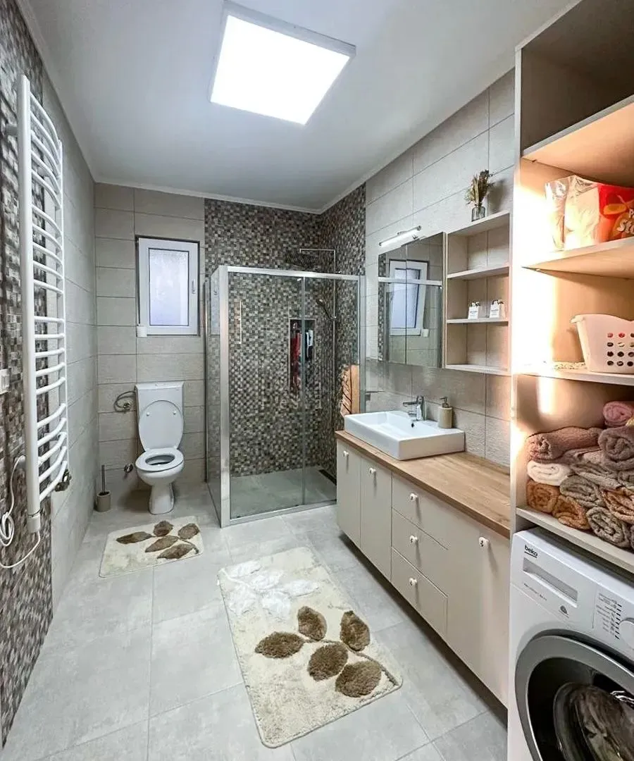 Rent, house, 200m², Zelenika, Herceg Novi