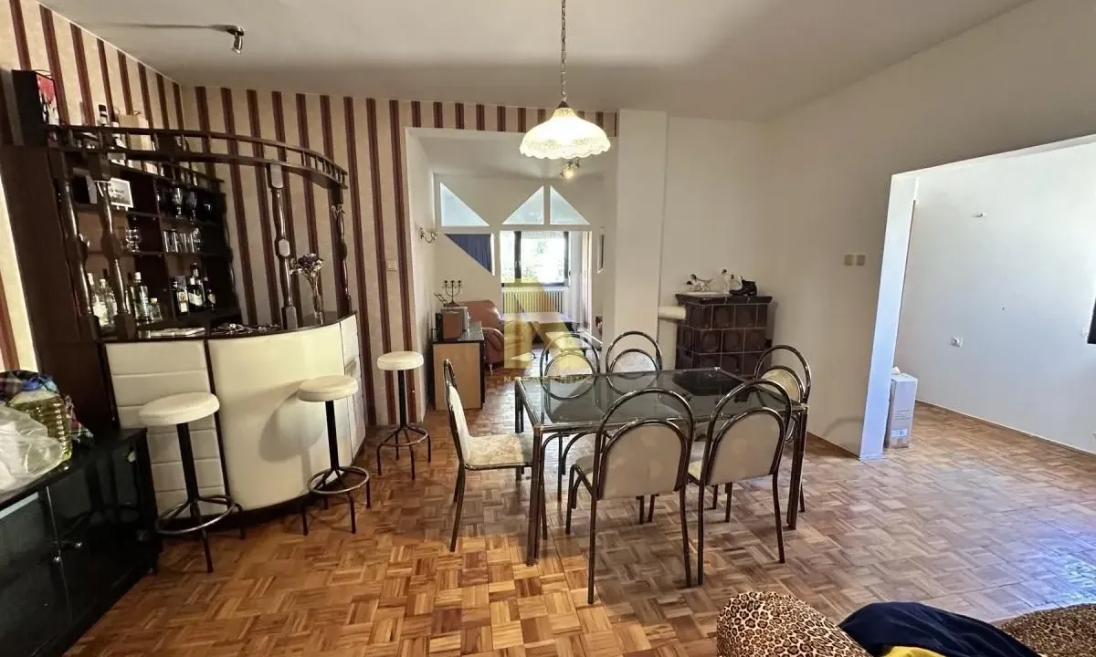 Prodaja, kuća, 366m², Sajmište, Novi Sad