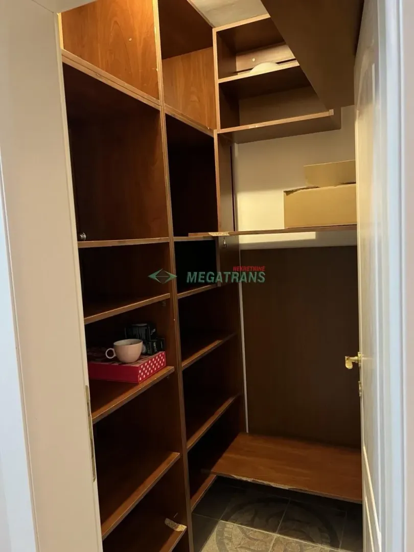 Izdavanje, trosoban stan, 78m², Bulevar Oslobodjenja, Novi Sad Sve Podlokacije