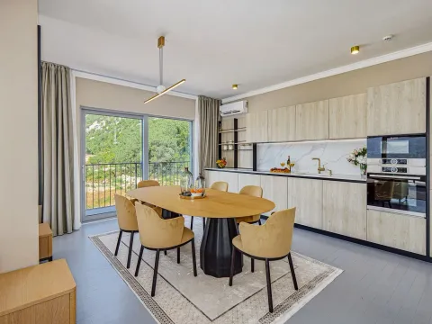 Sale, three bedroom apartment, 158m², Dobrota, Kotor - image 4