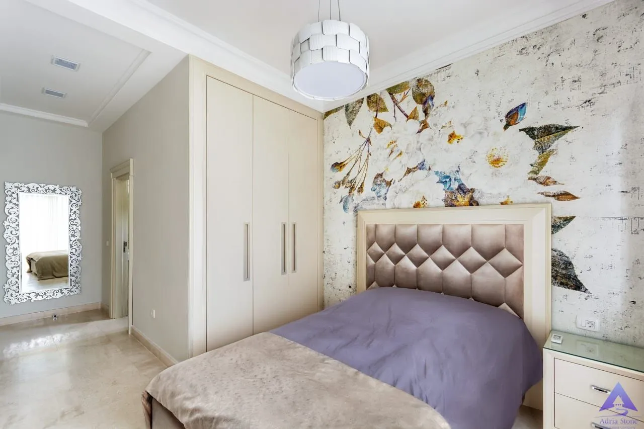 Prodaja, kuća, 378m², Centar, Budva