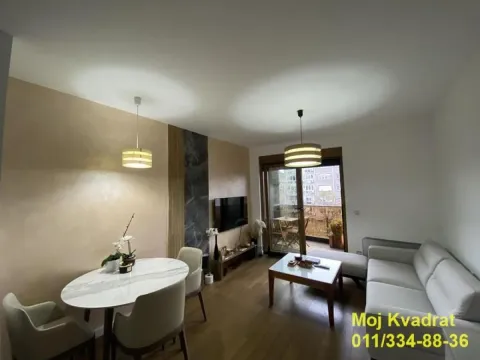 Rent, two bedroom apartment, 42m², Južni Bulevar, Vračar Sve Podlokacije - image 1