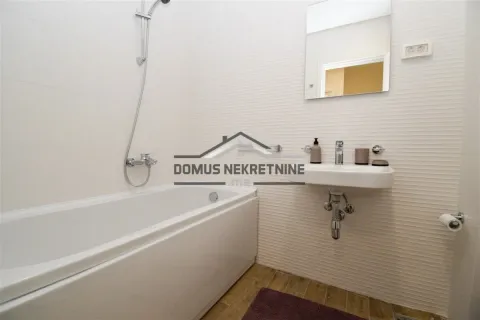 Izdavanje, jednosoban stan, 42m², Pobrežje, Podgorica - image 10