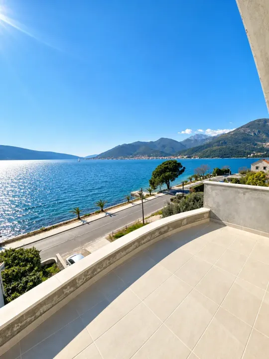 Rent, two bedroom apartment, 80m², Tivat, Crna Gora