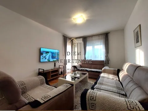 Rent, two bedroom apartment, 70m², Seljanovo, Tivat - image 1