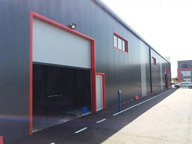 Izdavanje, poslovni prostor, 425m², Surčin, Beograd