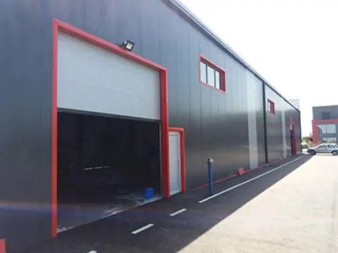 Izdavanje, poslovni prostor, 425m², Surčin, Beograd