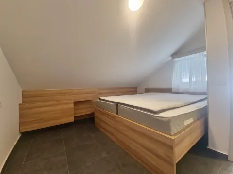 Rent, one bedroom apartment, 45m², Lastva Grbaljska, Kotor - image 2