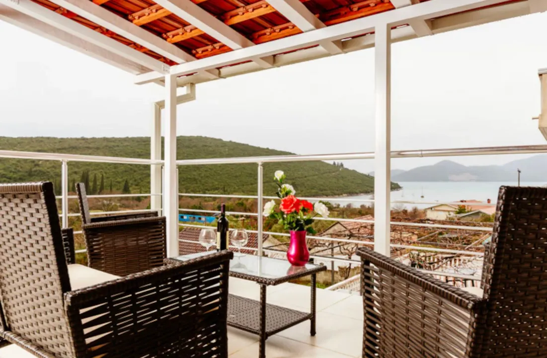 Sale, three bedroom apartment, 120m², Radanovići, Kotor