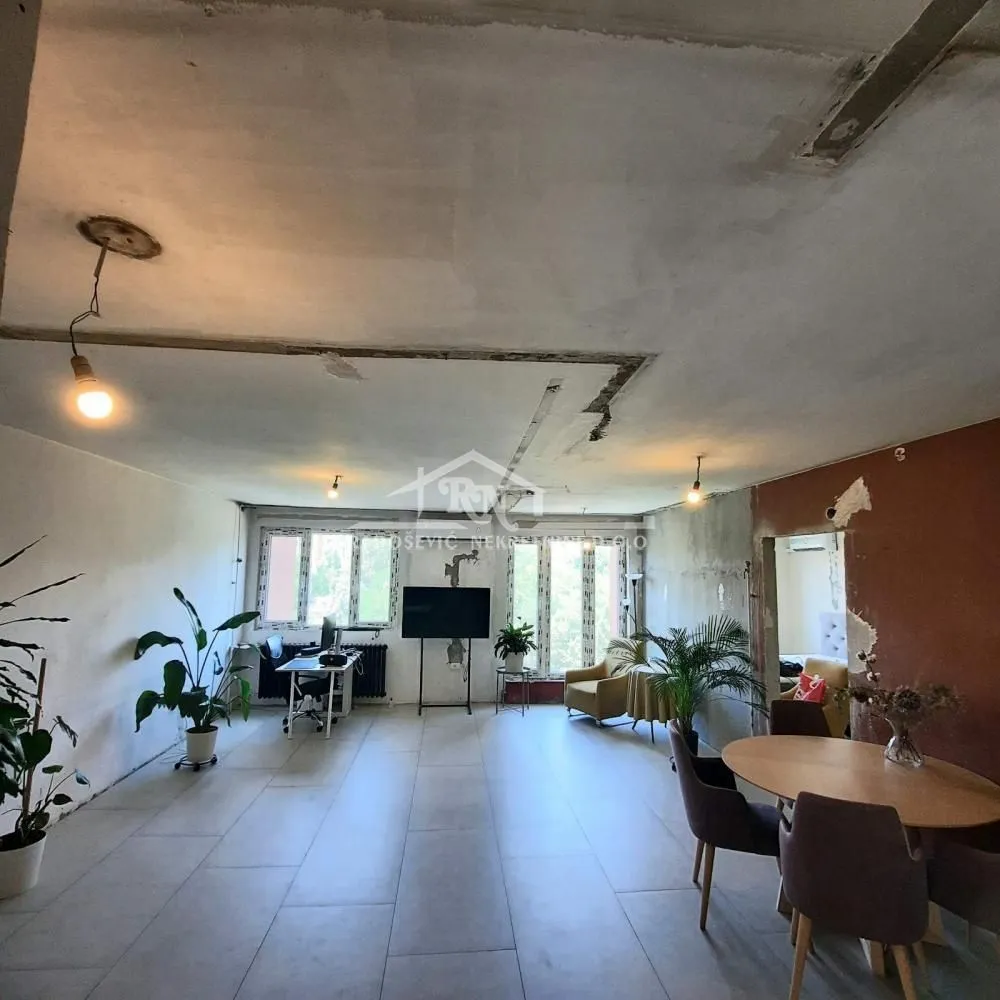 Sale, three bedroom apartment, 84m², Banjica, Voždovac Sve Podlokacije