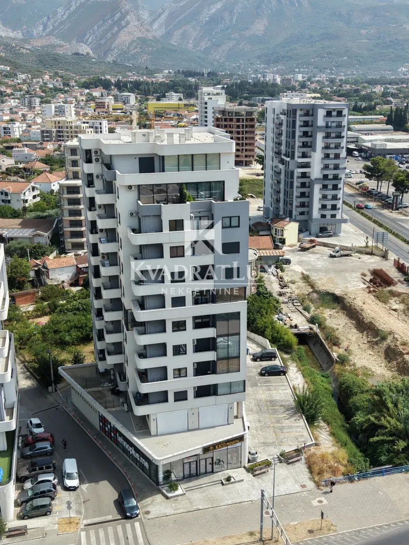 Izdavanje, jednosoban stan, 47m², Centar, Bar