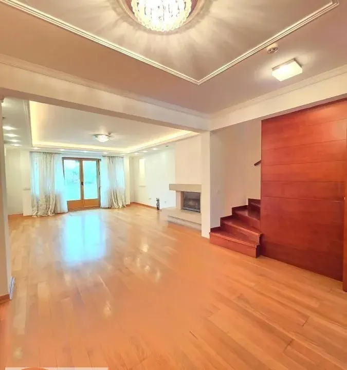 Rent, house, 280m², Čukarica, Beograd