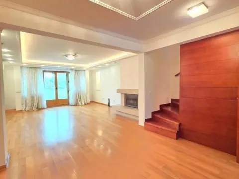 Rent, house, 280m², Čukarica, Beograd