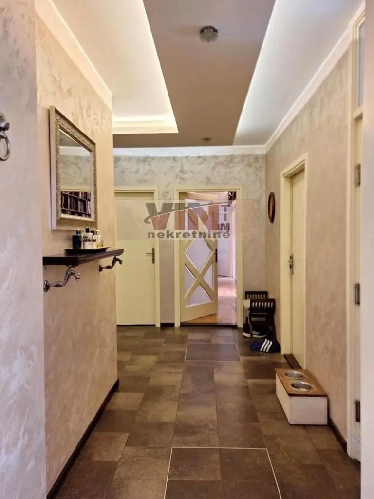 Sale, four bedroom apartment, 121m², Novi Beograd Blok 33, Novi Beograd Sve Podlokacije