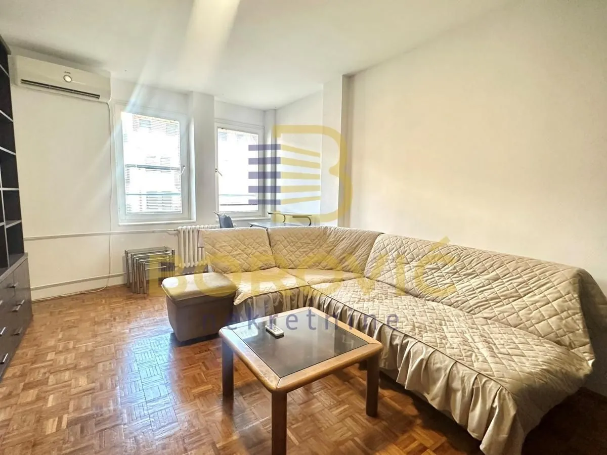 Rent, two bedroom apartment, 44m², Crveni Krst, Beograd